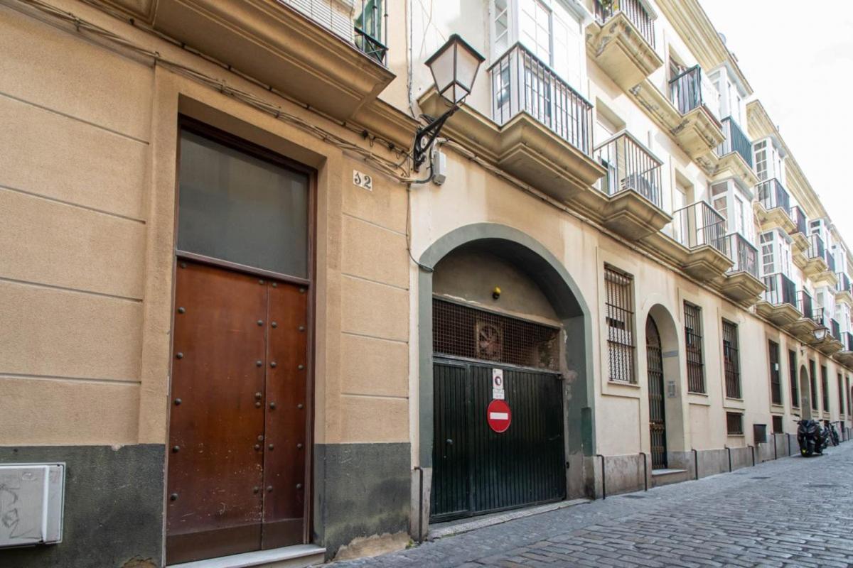 Esencia De Cadiz Entre La Vina Y El Mercado Buitenkant foto